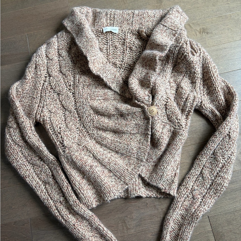 Subtle Luxury Cable Knit Wool Cardigan - size S Soft